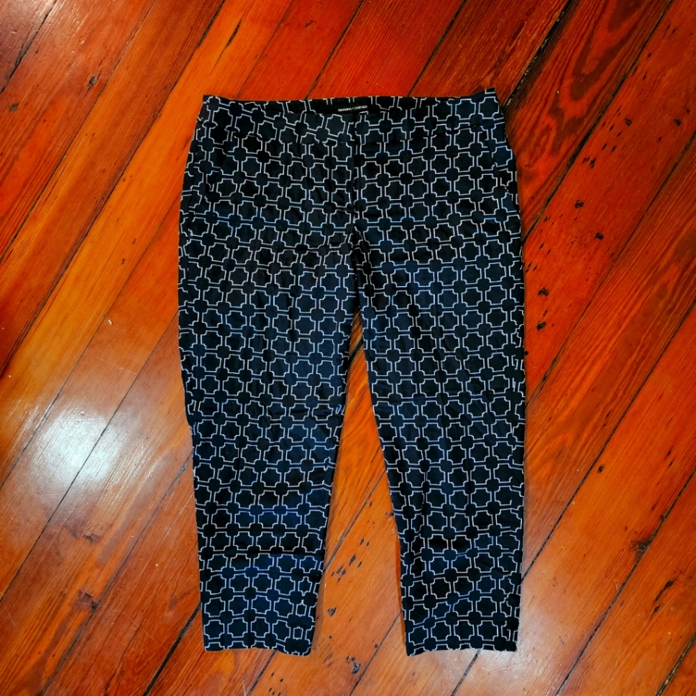 Amanda & Chelsea Capri Pants